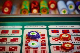 Live Dream Catcher wheel on superwin368 studio with dealer and multiplier segments clearly visible
